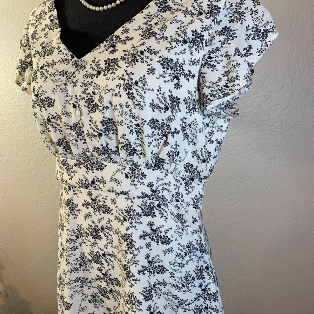 Bohme black and white floral dress with pockets NWT size large - Picture 9 of 12